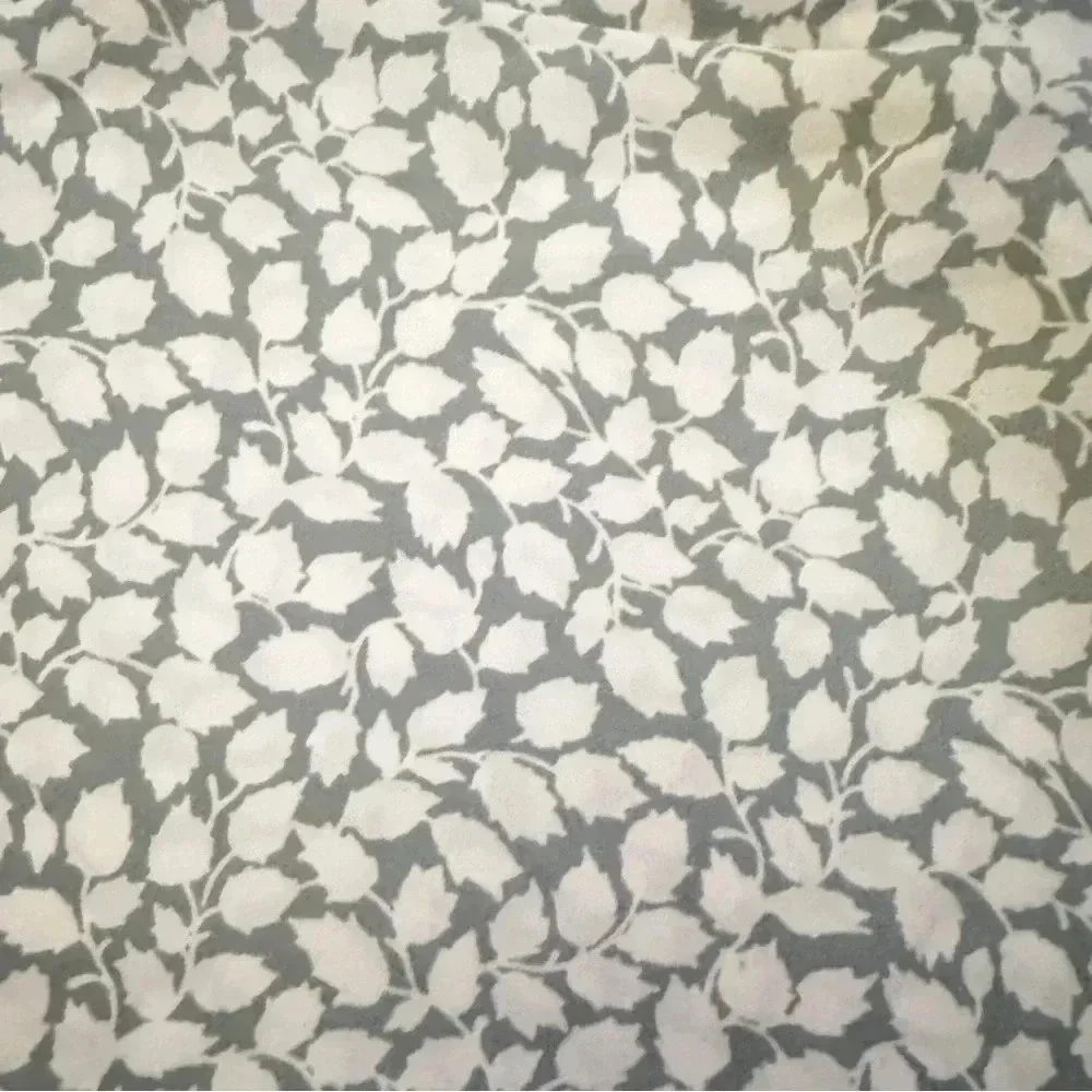 Abercrombie and Fitch •White and blue leaf print tank top size medium - Picture 9 of 12